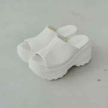 통굽 스포츠 샌들