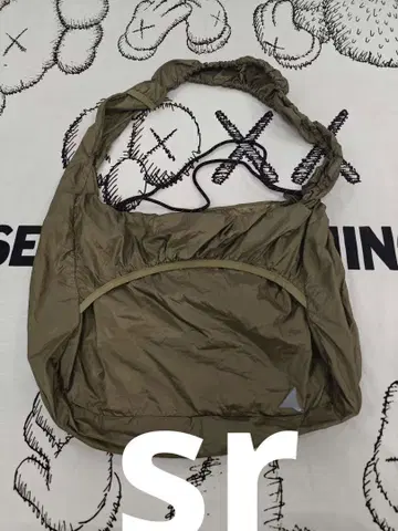Roa Hiking crossbody 나일론 에코백 올리브 그린