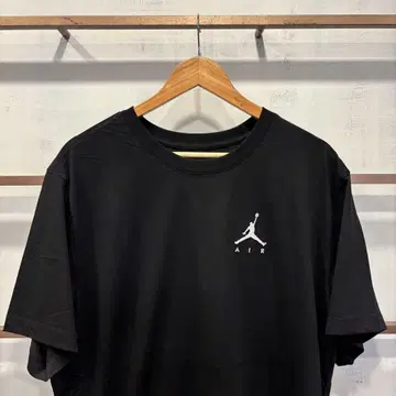 새상품 티셔츠 XL 사이즈 AIR JORDAN 블랙 가슴 원포인트