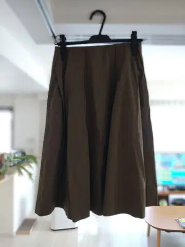 올리브 플레어 스커트