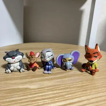 어깨 쿵 fig 주토피아 5개