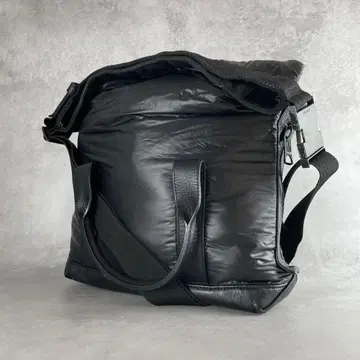 새상품급 sacai 2way 숄더백 나일론 카우하이드 블랙