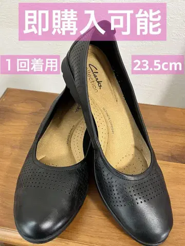 Clarks 블랙 플랫슈즈 펌프스