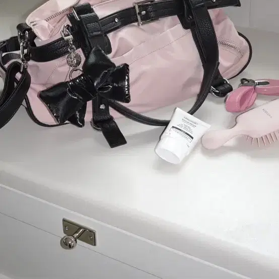 【PALEJADE】Leather Belted Shoulder Bag PALE JADE | 페일제이드 (New) Pale Jade Leather Belted