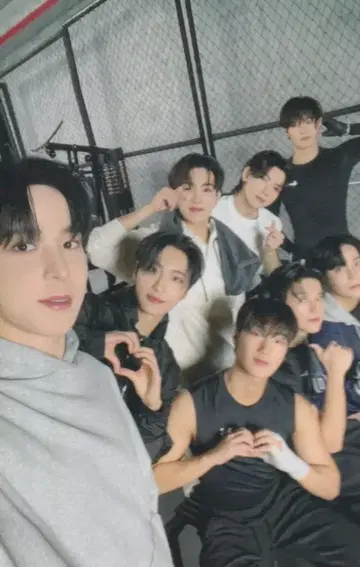 ATEEZ LIMITLESS 단체 트레이딩 카드
