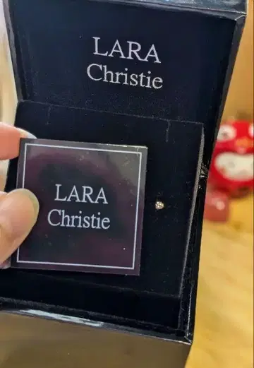 한쪽 귀걸이 LARA Christie 0.3mm 다이아 스터드 귀걸이