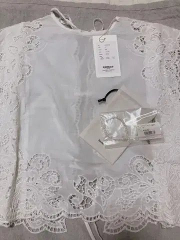 anuke Cutwork Box Blouse & Bracelet 세트