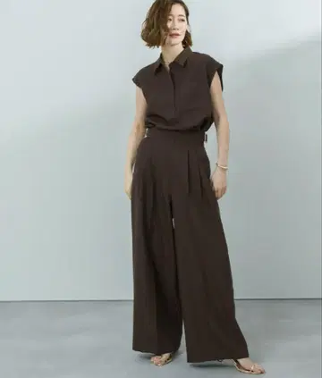 유어즈 린넨라이크 프렌치 슬리브 스키퍼 블라우스 셋업