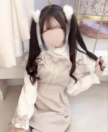 MARS 어깨 트임 비쥬 리본 프릴 셋업 핑크