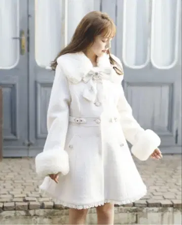 LIZLISA 사이드 하트 버클 A라인 코트