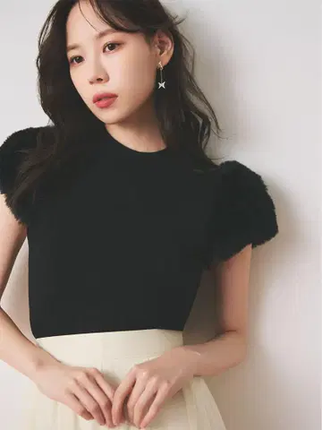[새상품급] 셀포드 숏 퍼 슬리브 니트 풀오버 블랙 36