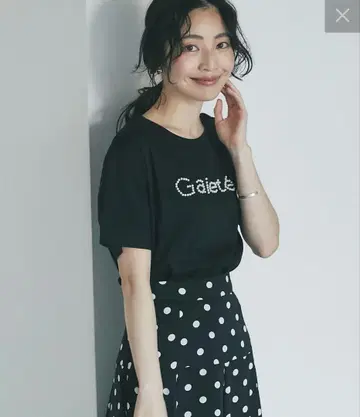 라부티크봉봉 펄 모티브 크롭 티셔츠