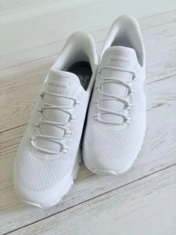 새상품급! 스케쳐스 슬립인스 화이트 24cm