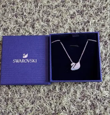 Swarovski 백조 모티브 목걸이