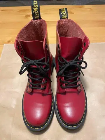 Dr. martens 레드 가죽 하이컷 부츠 25