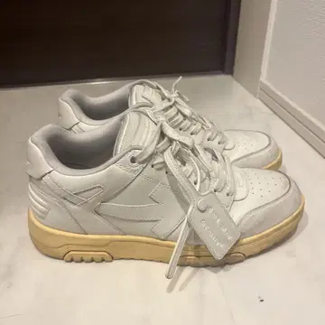 Off-White 스니커즈 새상품급