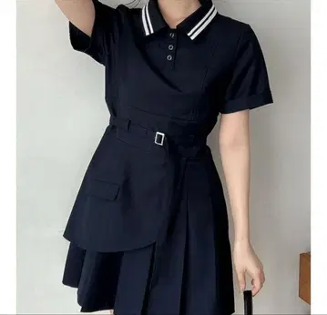 dazzlin 폴로 스타일 플리츠 미니 원피스 S
