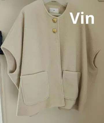 새상품 [ Vin ] 골드 버튼 케이프 아이보리