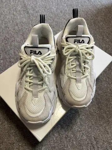 FILA 통굽 스니커즈 23cm 화이트/베이지/핑크
