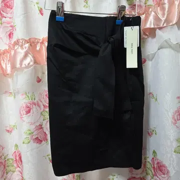 블랙 리본 포함 타이트 스커트 무릎 기장
