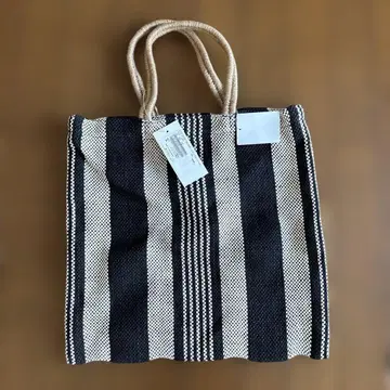 MAISON BENGAL 손뜨개질 토트백 블랙 & 화이트