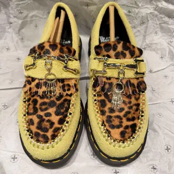 새상품 Dr. Martens Adrian Bone Snaffle 로퍼