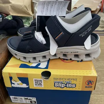 완판템 SKECHERS Slip-ins 네이비 스포츠 샌들