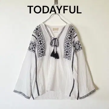 새상품급 TODAYFUL 투데이풀 자수 블라우스 태슬 화이트