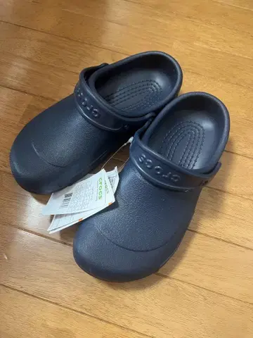 새상품급 crocs 네이비 비스트로