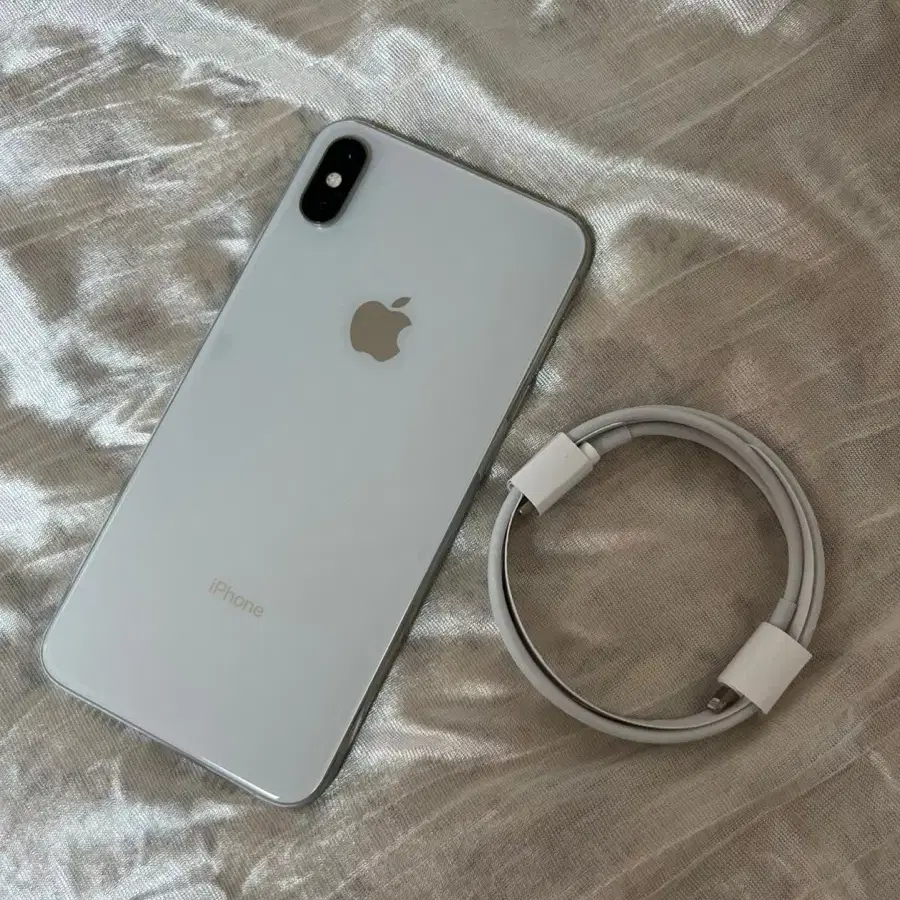 B 89% iPhone XS Max 64 GB シルバー　SIMフリー　本体 B 89% iPhone XS Max 64 GB シルバー SIMフリー 本体