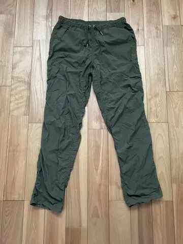THE NORTH FACE 올리브색 팬츠