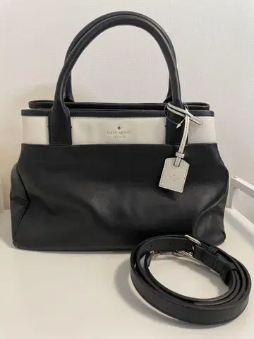 kate spade 숄더백 블랙/화이트 중간 사이즈