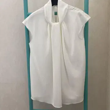 슬리브리스 블라우스 PAULE KA size 36