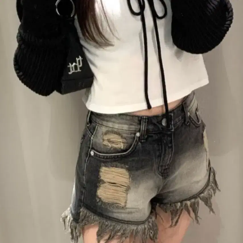 【BOHEMIAN SEOUL】DAMAGE WASHING SHORTS BOHEMIAN SEOUL | 보헤미안서울 Bohemian Seoul Damage Washing