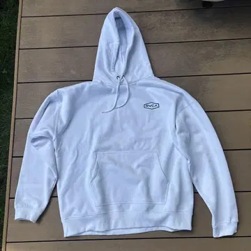 RVCA 화이트 후드티 반다나 패턴