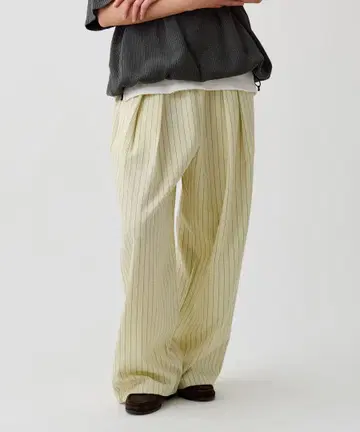 2 TUCK STRIPE SLACKS / 투턱 스트라이프 슬랙스