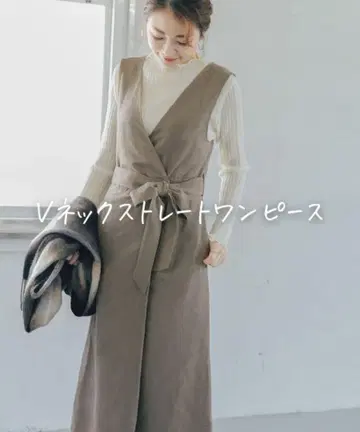 새상품급 어반리서치 로쏘 V넥 스트레이트 원피스