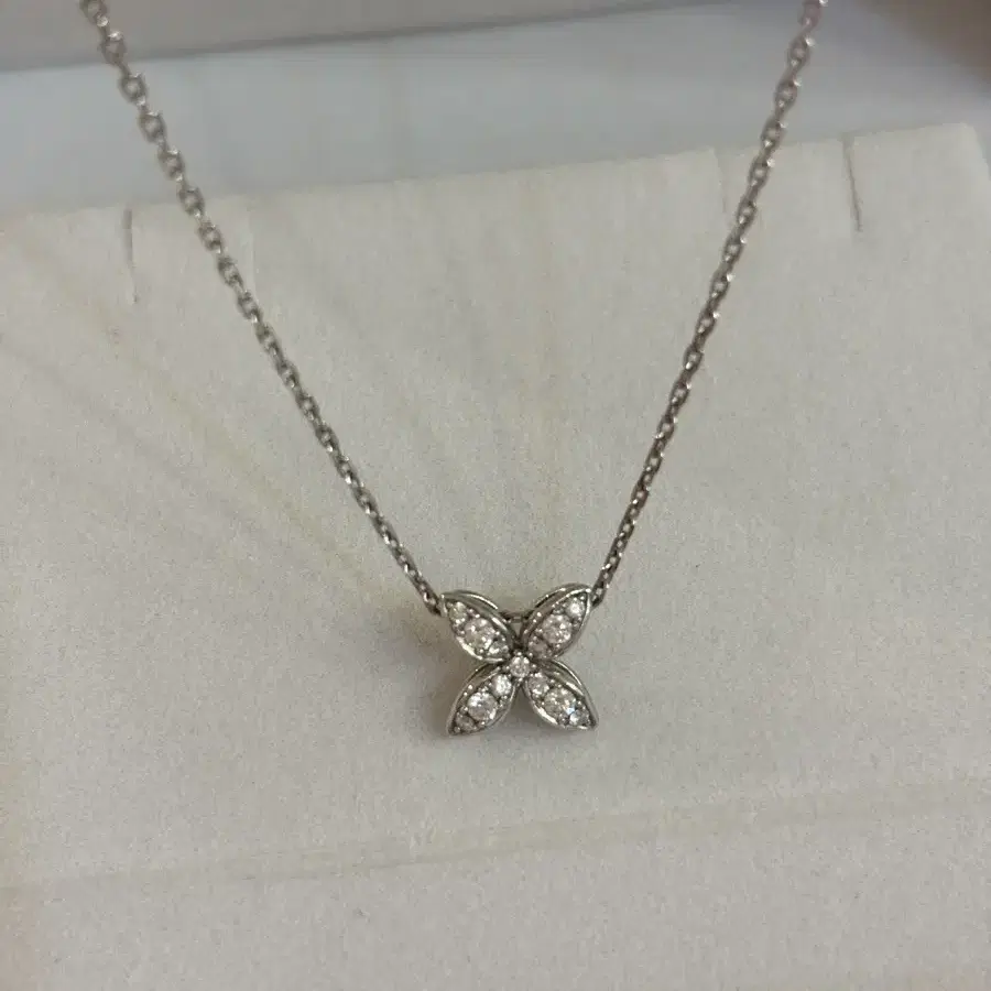 GOLDEN DEW | 골든듀 Golden Dew Mini kai Necklace on Bunjang