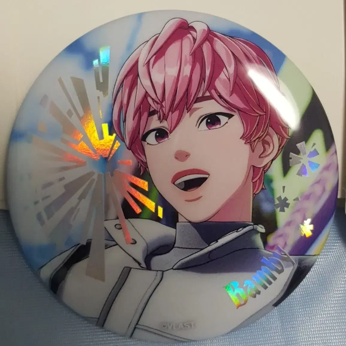 PLAVE DASH TRADING CAN BADGE イェジュン 白 PLAVE | 플레이브 PLAVE Bamby Can Badge Set (Dash, Tour) on