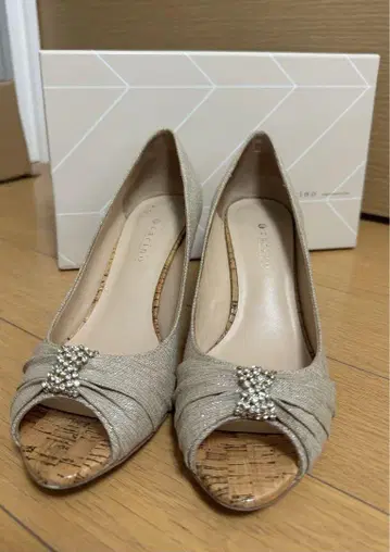 모드 에 자코모 카리노 오픈토 펌프스 24cm