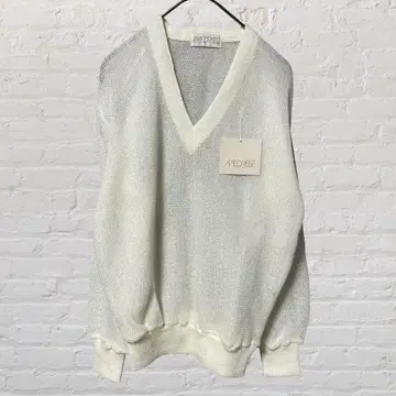 9908 미사용 새상품 MEDRISSE 긴팔 상의 V넥 시어 화이트 M