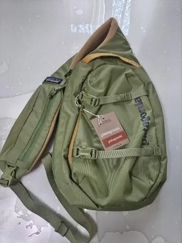 [새상품] Patagonia 아톰 슬링 8L 파타고니아 BUGR