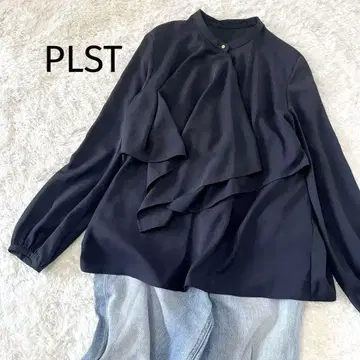 플라스테 조젯 메탈 버튼 프릴 타이 블라우스 블랙
