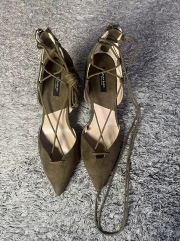 Zara 스트랩 하이힐