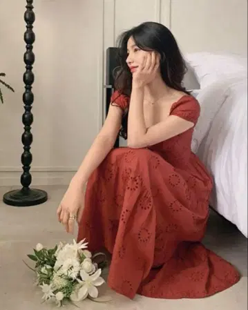 자수 꽃무늬 레이스 원피스 레드