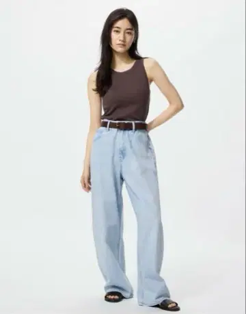 UNIQLO 24 온라인 한정 짧은 기장 배기 커브 청바지