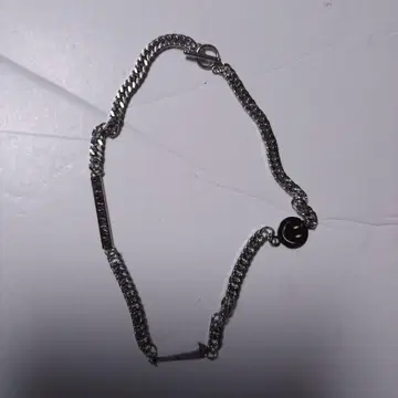 목걸이 1점