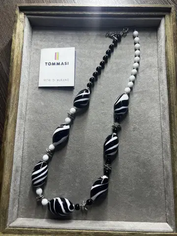 TOMMASI 스트라이프 무늬 목걸이