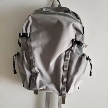 미레스트 그레이 방수 백팩