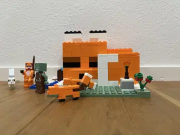 LEGO Minecraft 여우 롯지 세트